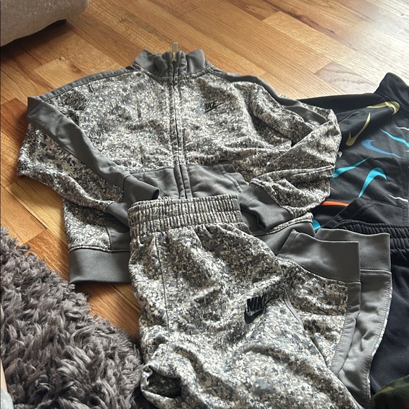 Nike and Adidas Activewear Tracksuit Bundle - 4T - Picture 3 of 6